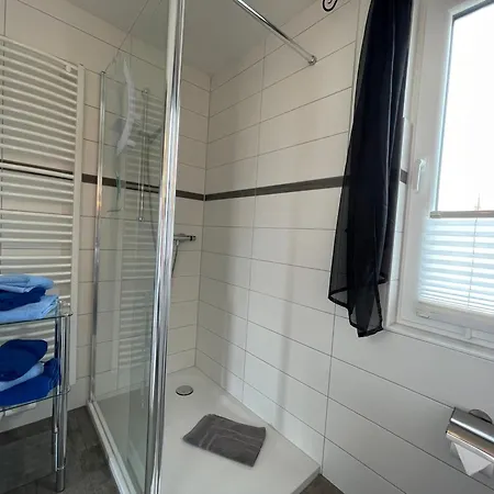 Semesterbostad Sweethome - Mit Garten *